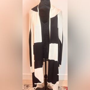Bisou Bisou Abstract Drape Cardigan – Black & Cream – Size L